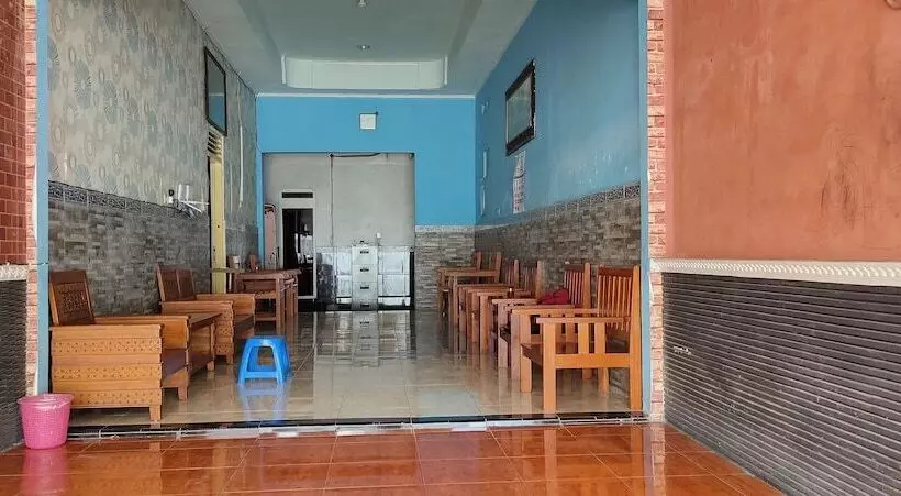 Hotelli Keluarga Mekar Jaya Syariah Near Uns Solo