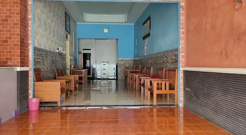 Hotelli Keluarga Mekar Jaya Syariah Near Uns Solo