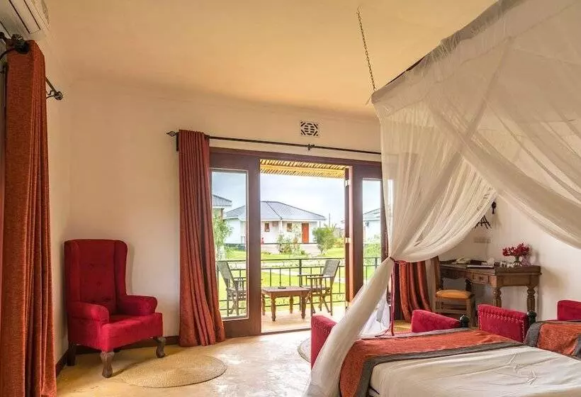 هتل Moyoni Airport Lodge