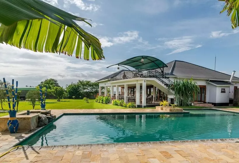 هتل Moyoni Airport Lodge