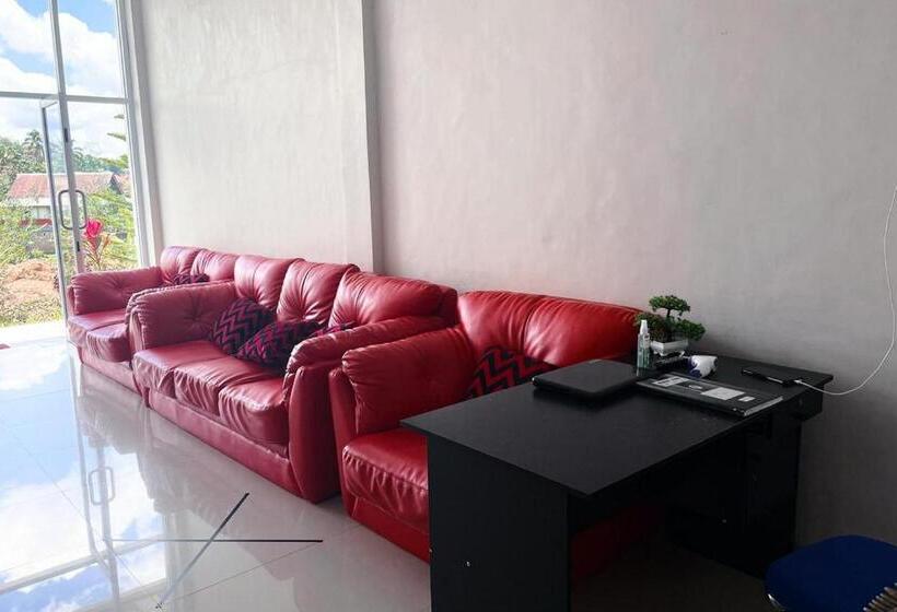 בית מלון כפרי Wisma Maestro Toraja Mitra Reddoorz