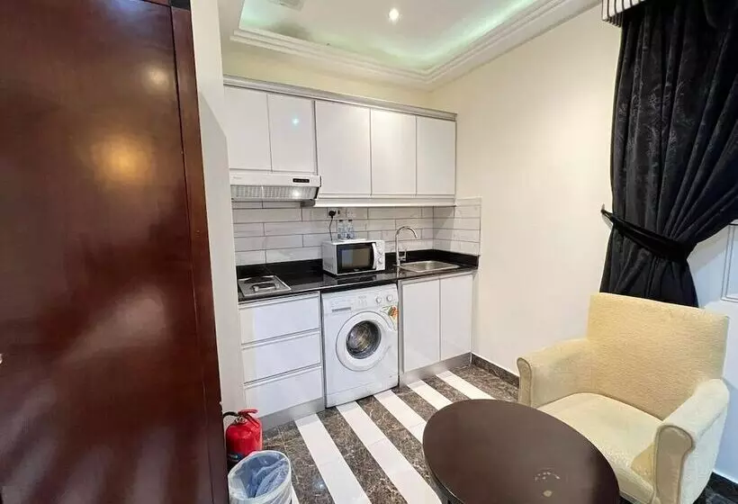 Royal Mirage Hotel And Apartments