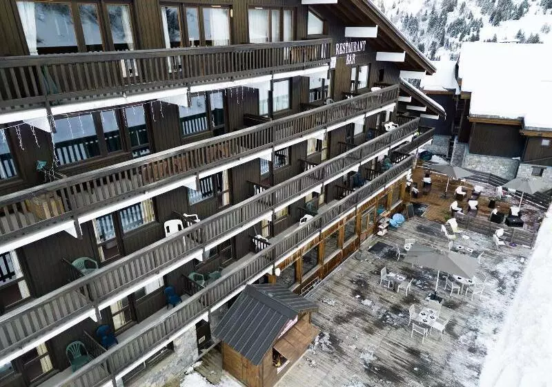 هتل Hôtel La Tarentaise