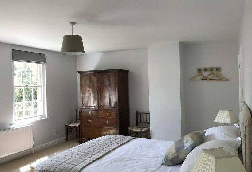 بنسيون Glebe House