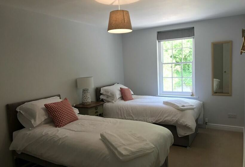 بنسيون Glebe House