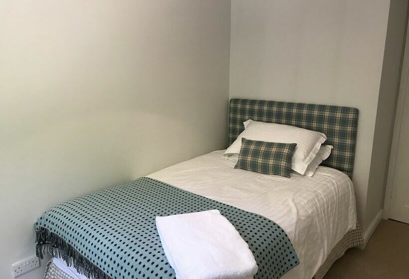 بنسيون Glebe House