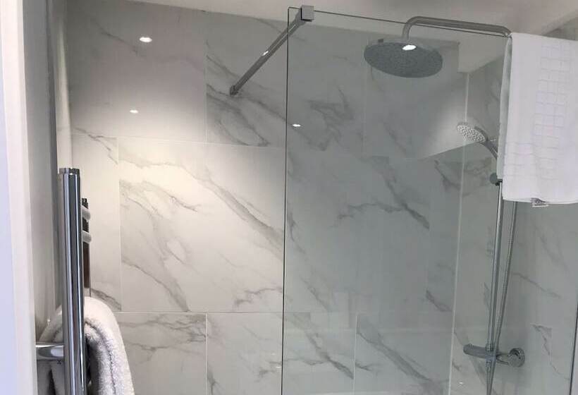 بنسيون Glebe House