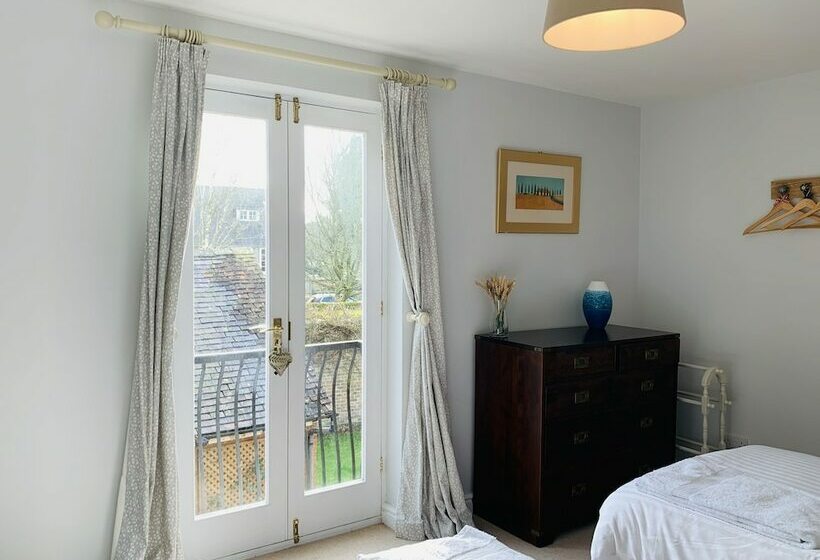 بنسيون Glebe House