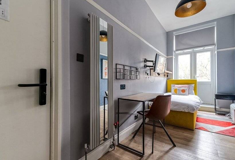 Kensington Rooms   Warwick Road