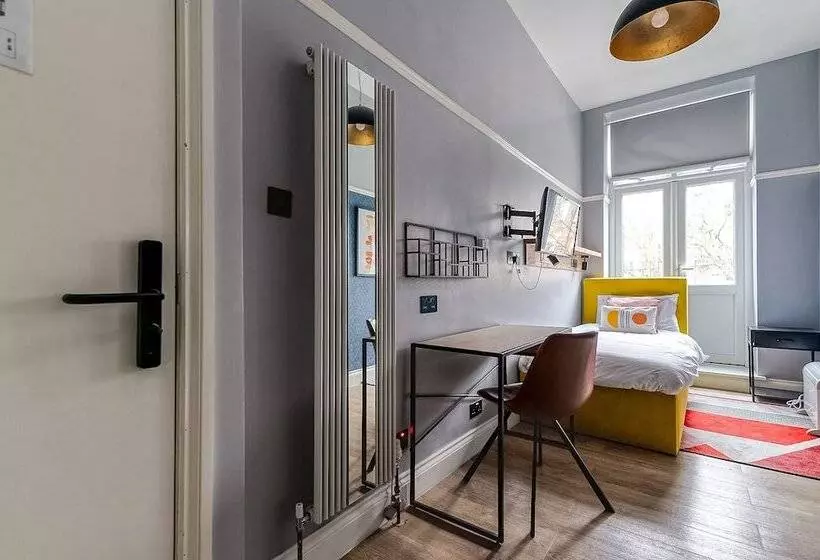 Kensington Rooms   Warwick Road