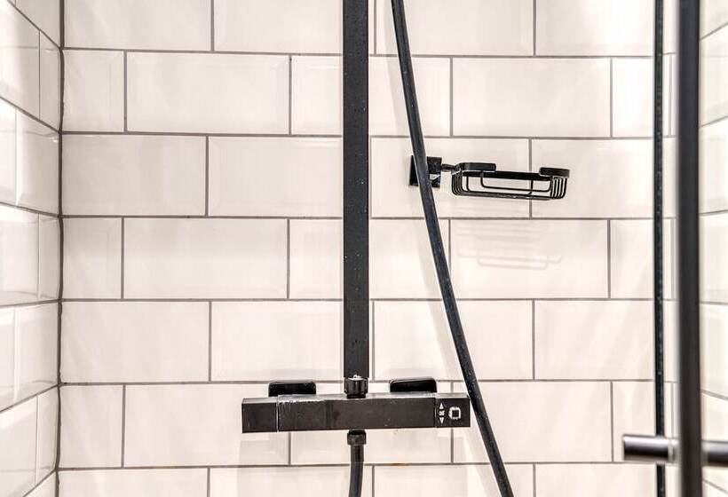 Kensington Rooms   Warwick Road