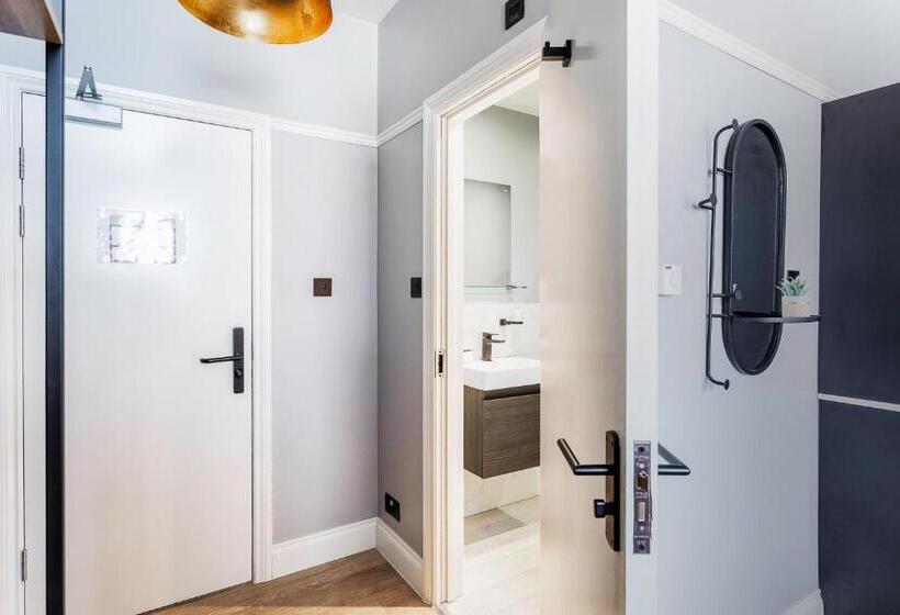 Kensington Rooms   Warwick Road