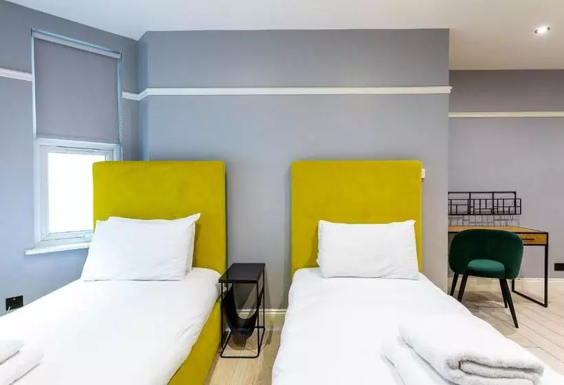 Kensington Rooms   Warwick Road