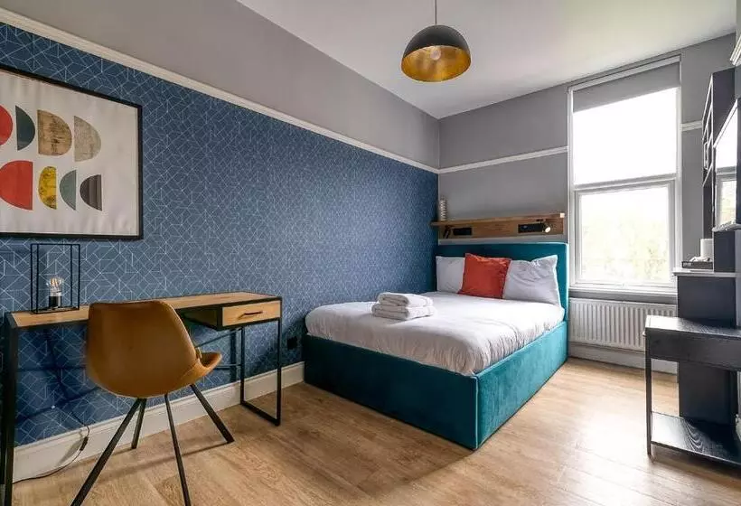 Kensington Rooms   Warwick Road