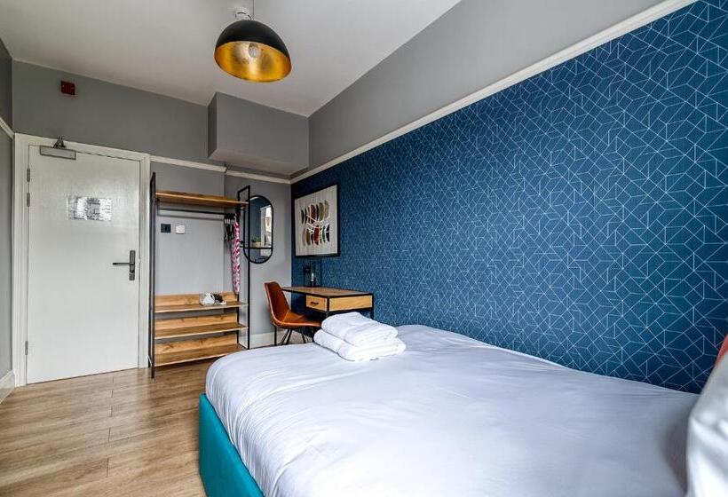 Kensington Rooms   Warwick Road