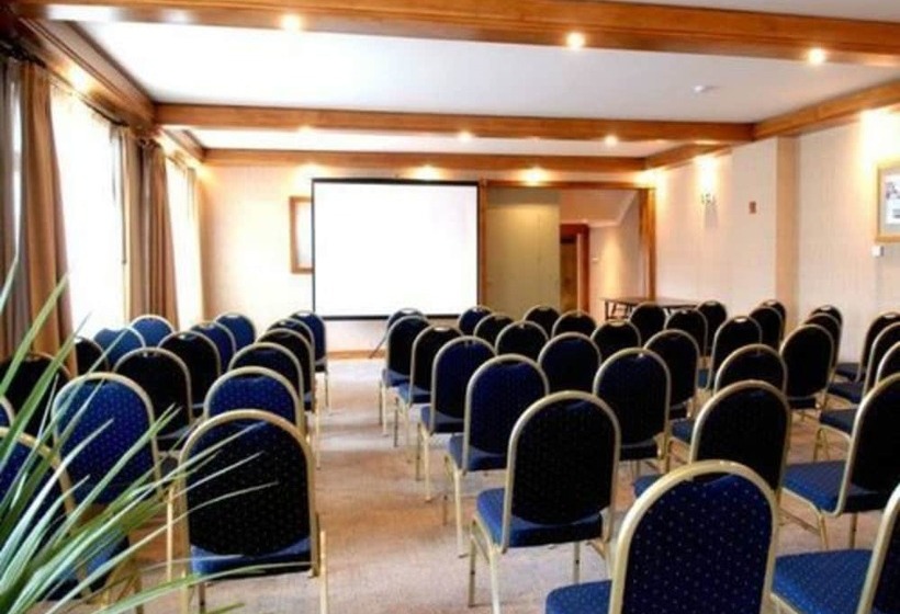 هتل Almasur Punta Arenas