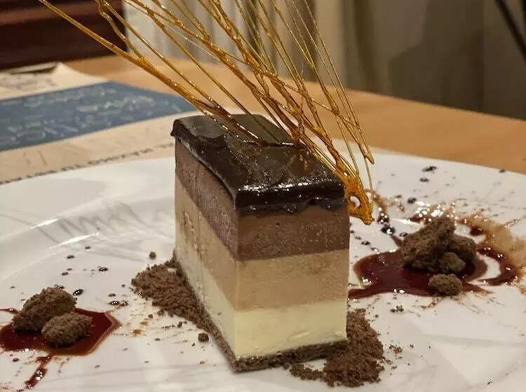 Отель Almasur Punta Arenas