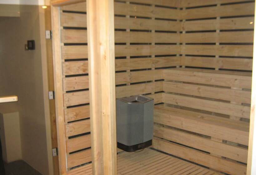 هتل Almasur Punta Arenas