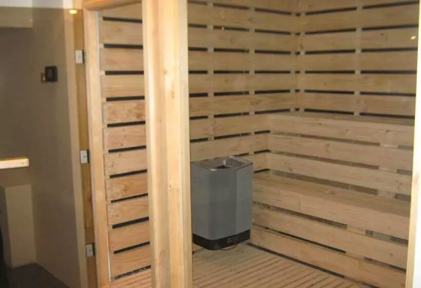 Отель Almasur Punta Arenas