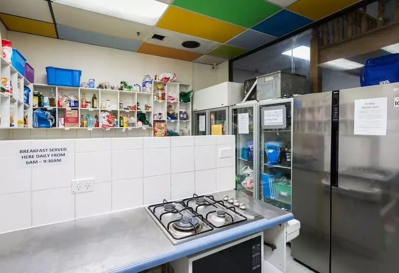 Отель Blue Galah Backpackers Hostel