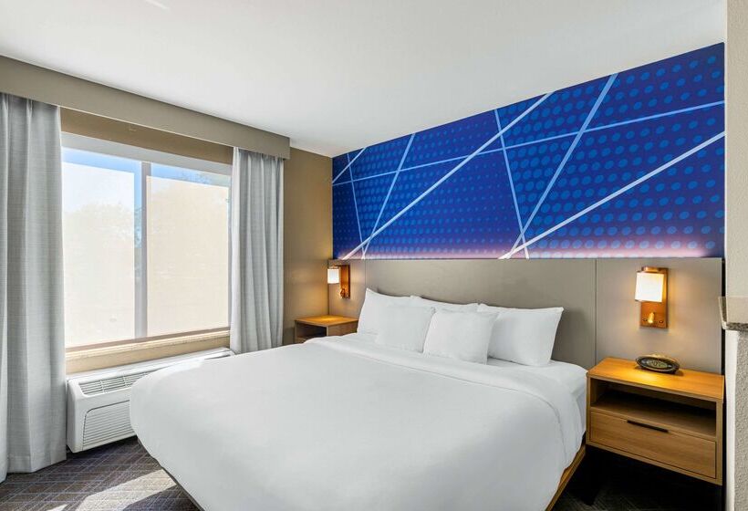 Отель Comfort Suites Vacaville Napa Valley Area