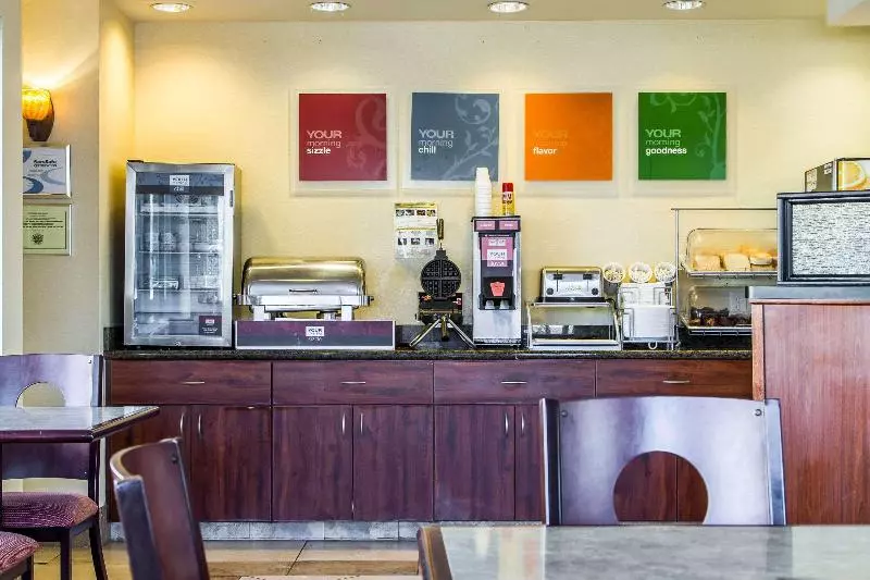 호텔 Comfort Suites Vacaville Napa Valley Area