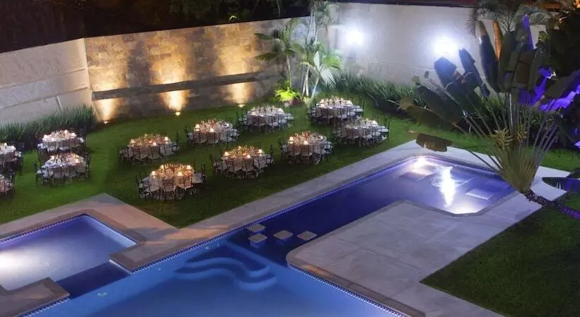 בית מלון כפרי Eh Ejecutivo Urban