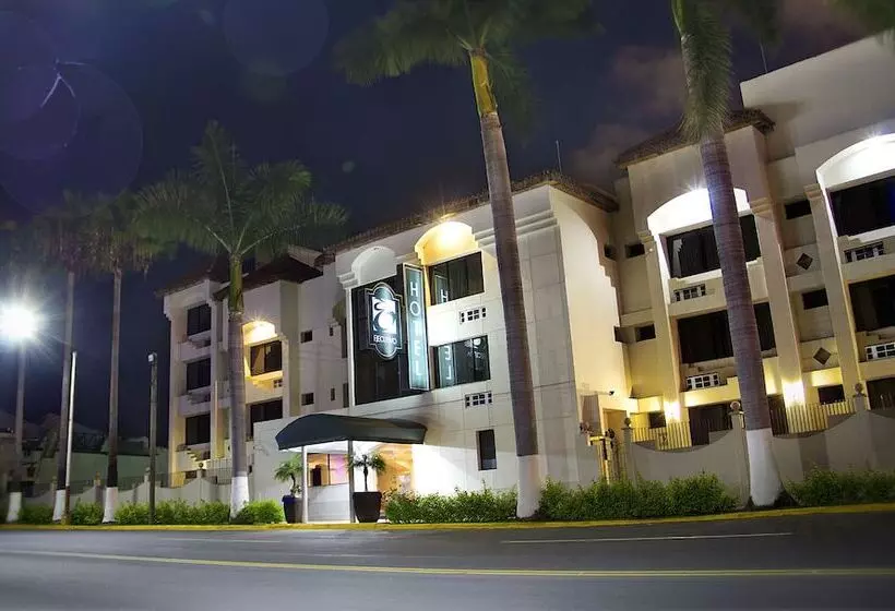 בית מלון כפרי Eh Ejecutivo Urban