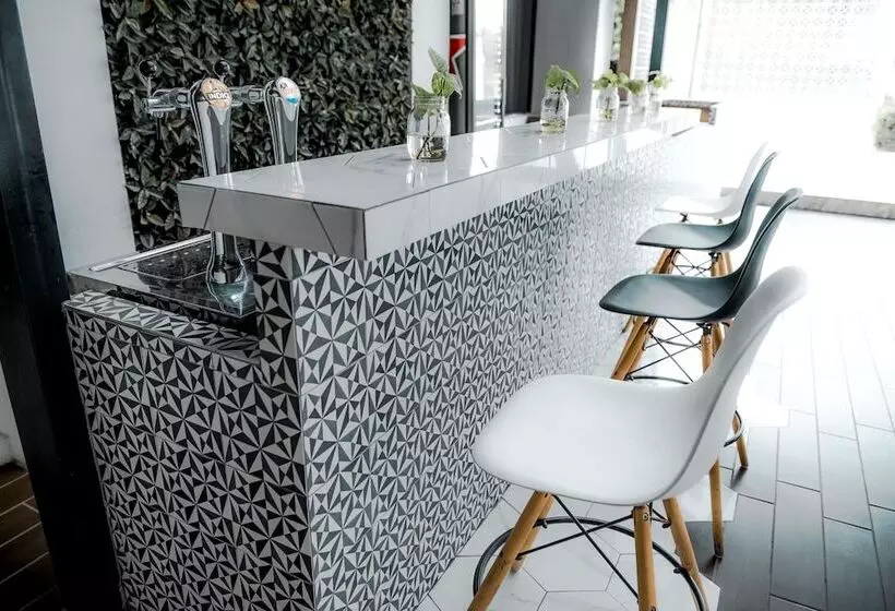 בית מלון כפרי Eh Ejecutivo Urban