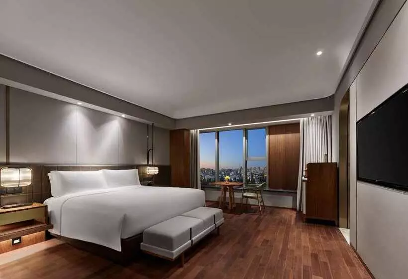 Отель Hilton Shanghai Hongqiao