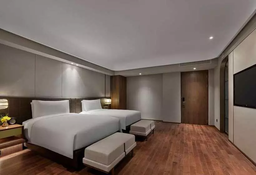 Отель Hilton Shanghai Hongqiao