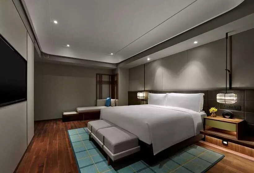 Отель Hilton Shanghai Hongqiao