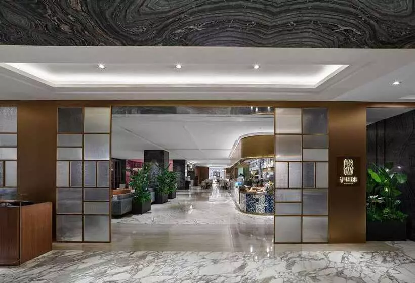 Отель Hilton Shanghai Hongqiao