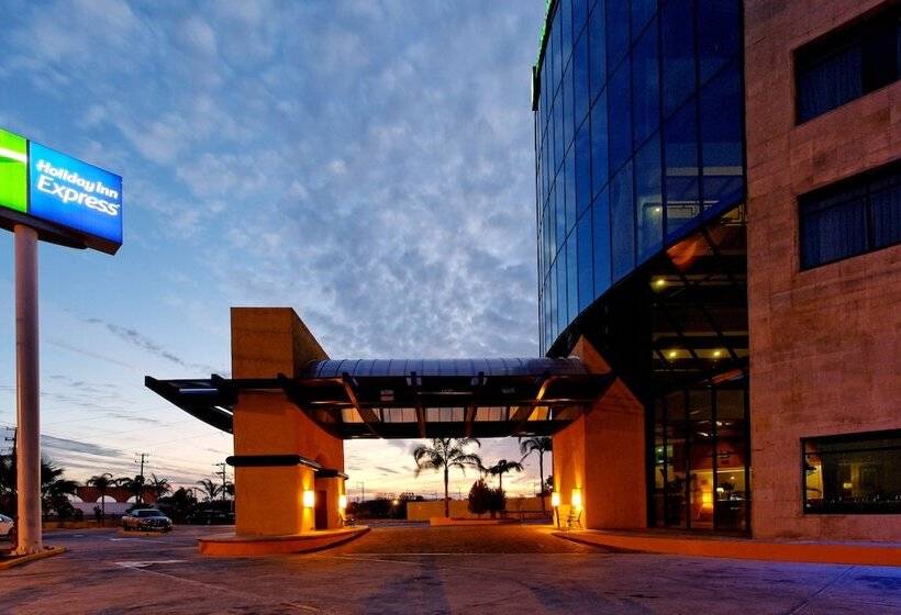 Hotel Holiday Inn Express Nuevo Laredo, An Ihg