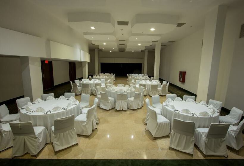 Hotel Holiday Inn Express Nuevo Laredo, An Ihg