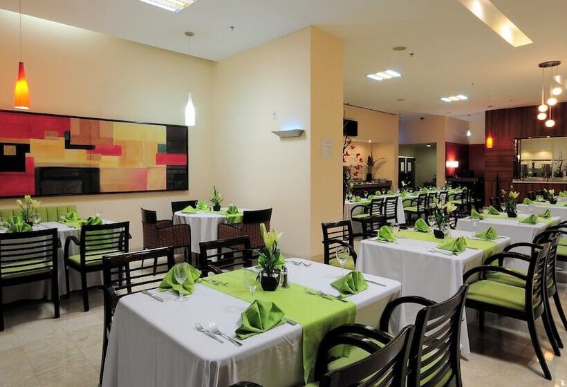 هتل Holiday Inn Uruapan, An Ihg
