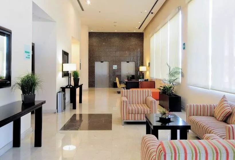 Otel Holiday Inn Uruapan, An Ihg