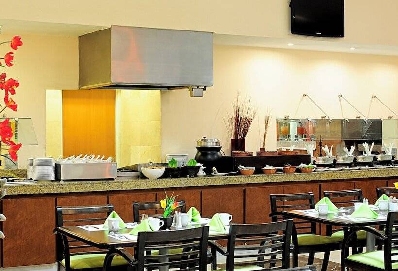 هتل Holiday Inn Uruapan, An Ihg