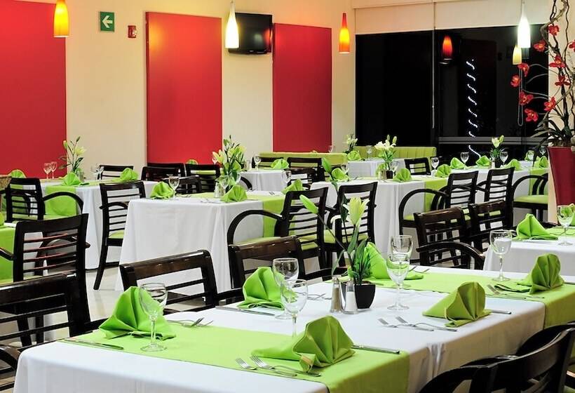 هتل Holiday Inn Uruapan, An Ihg