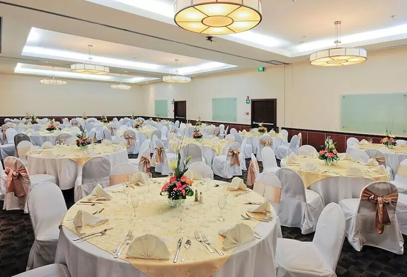 Otel Holiday Inn Uruapan, An Ihg