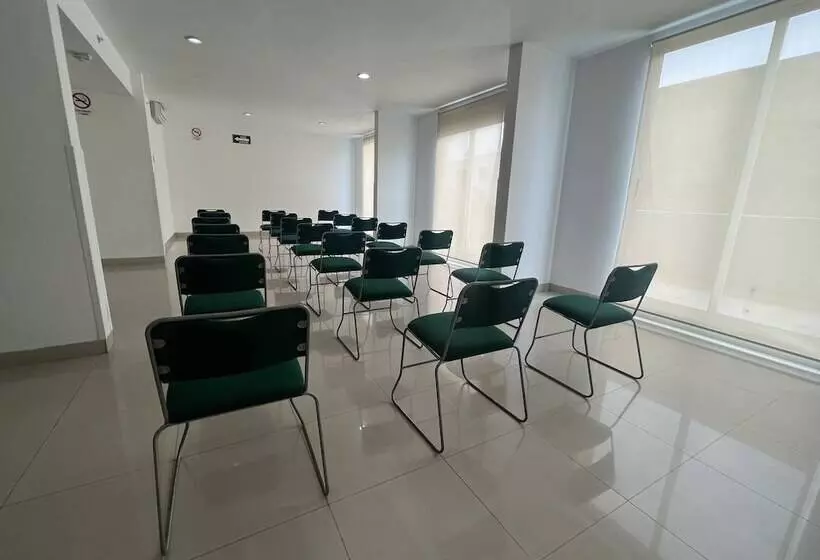 בית מלון כפרי México Plaza Irapuato