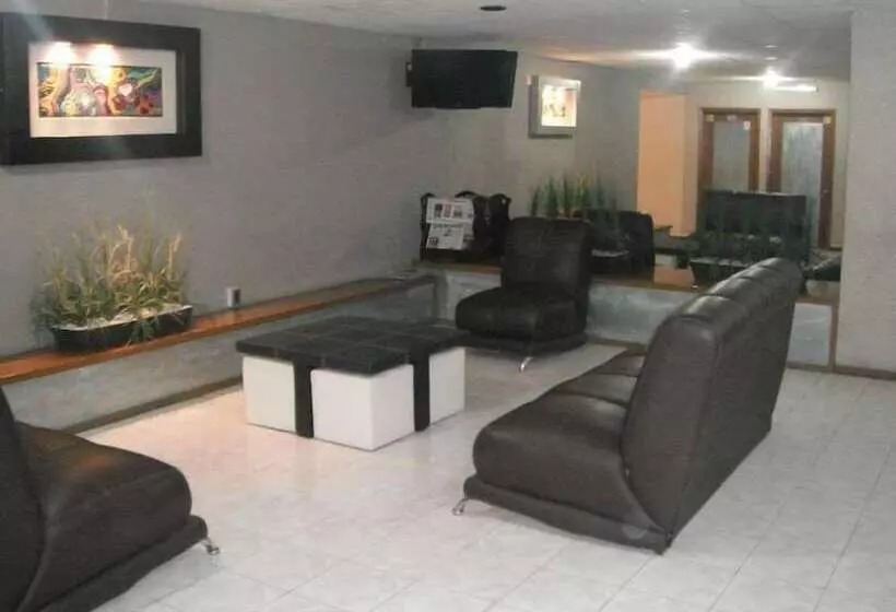 ホテル Plaza El Dorado