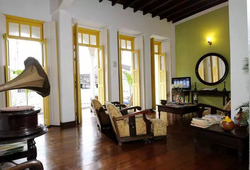 ホテル Pousada Colonial