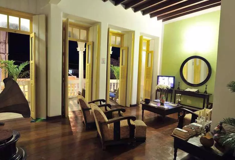 ホテル Pousada Colonial