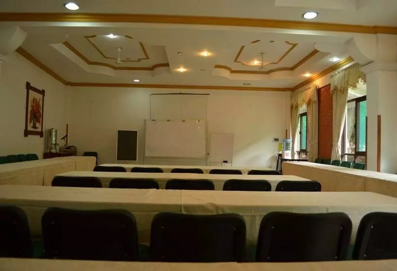 هتل Rio Selva Resort Yungas