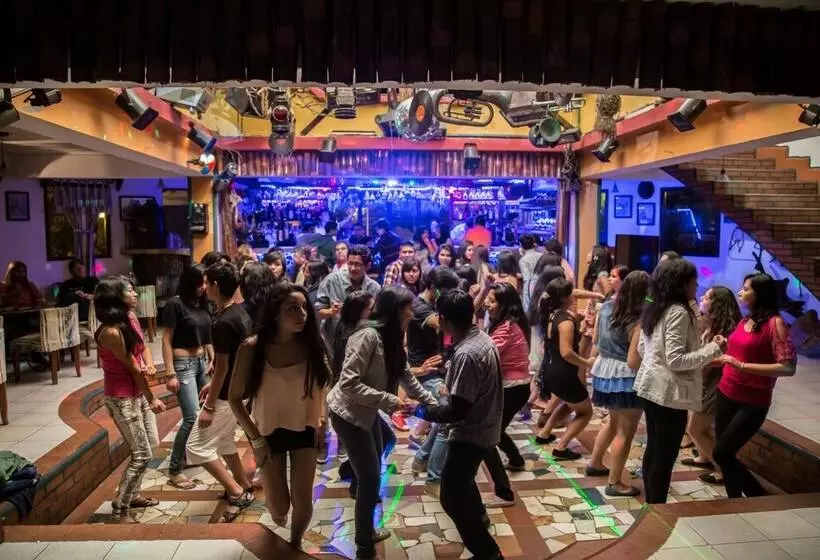 هتل Rio Selva Resort Yungas