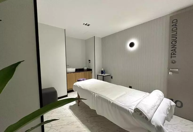 호텔 St Isidro Suites Corporate Housing Spa & Wellness Center