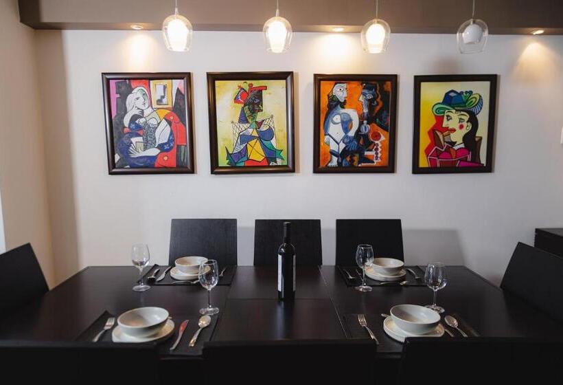 هتل St Isidro Suites Corporate Housing Spa & Wellness Center