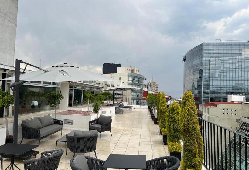 هتل St Isidro Suites Corporate Housing Spa & Wellness Center