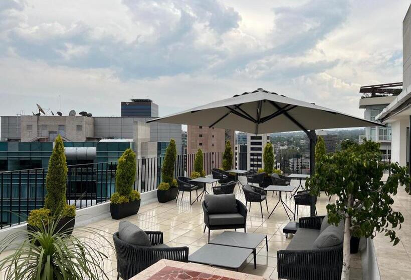 هتل St Isidro Suites Corporate Housing Spa & Wellness Center